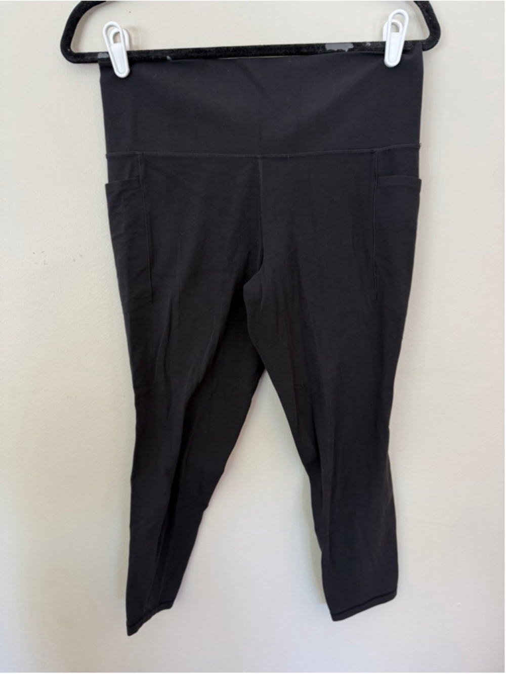 Athleta Black Salutation Jogger Size L EUC